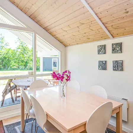 Semesterbostad Stunning Home In Gedser With Sauna